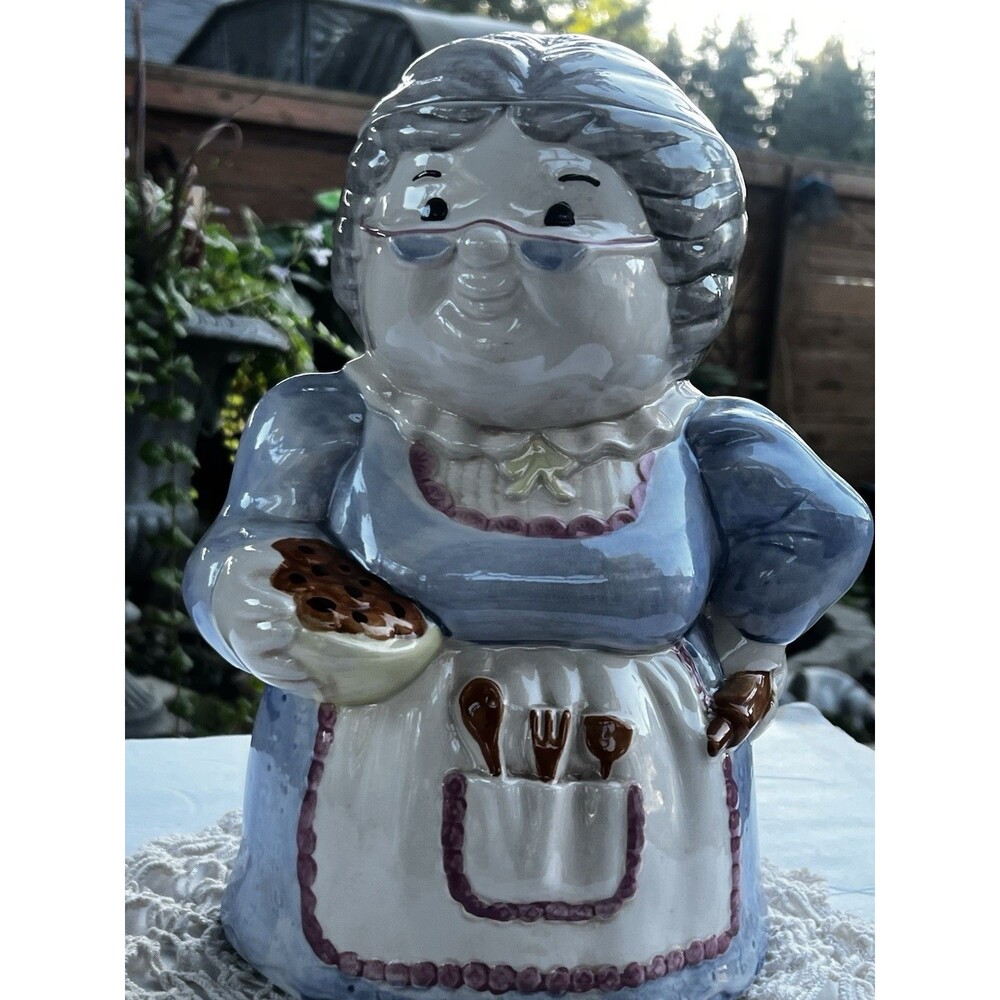 Vintage Treasure Craft Grandma Cookie Jar Blue Dress “ Collector Condition”